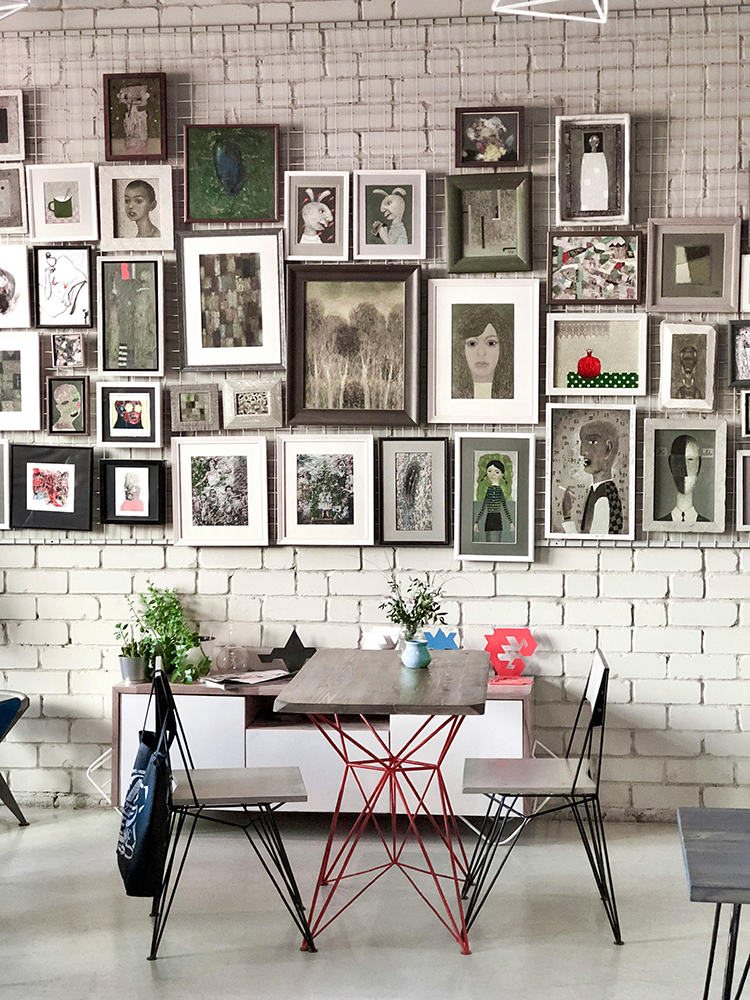 Create a Stunning Gallery Wall: The Color Secret